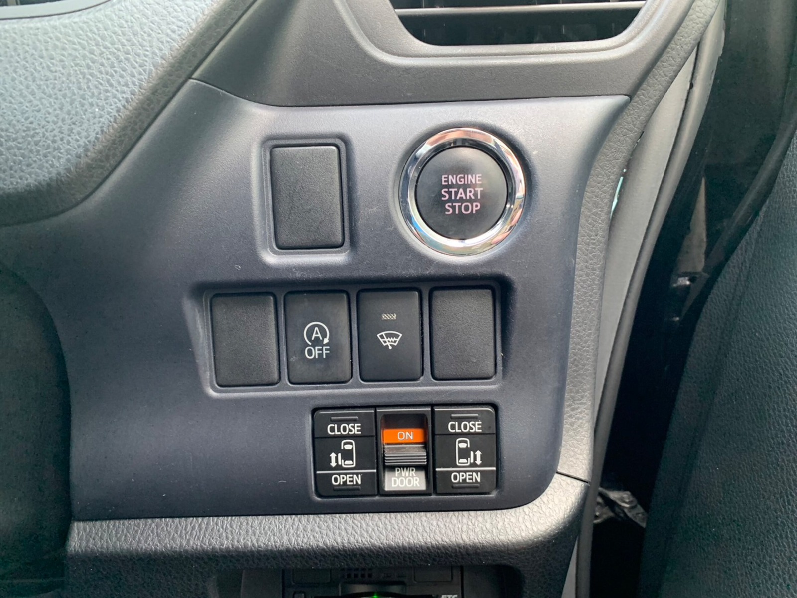 2015 Toyota Noah SI